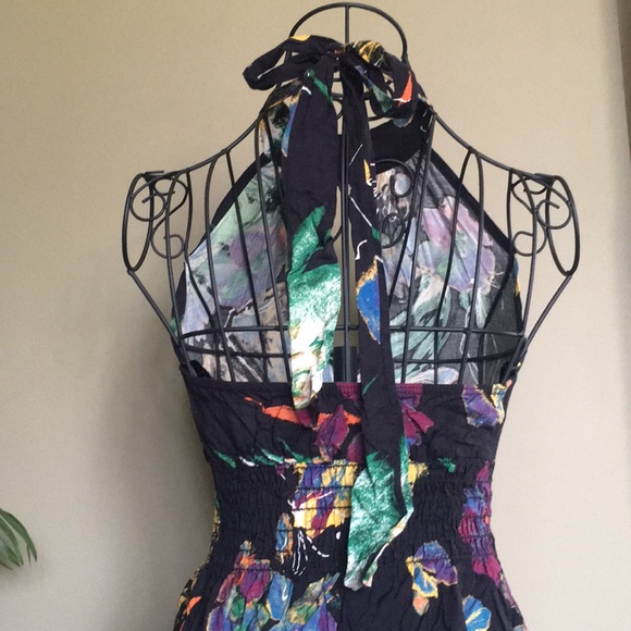 🥀DONATING 1/7  Keyhole, Smock Waist, Halter Tie Dress - Picture 7 of 7